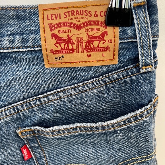 Levi’s shorts size 24 - Picture 3 of 3